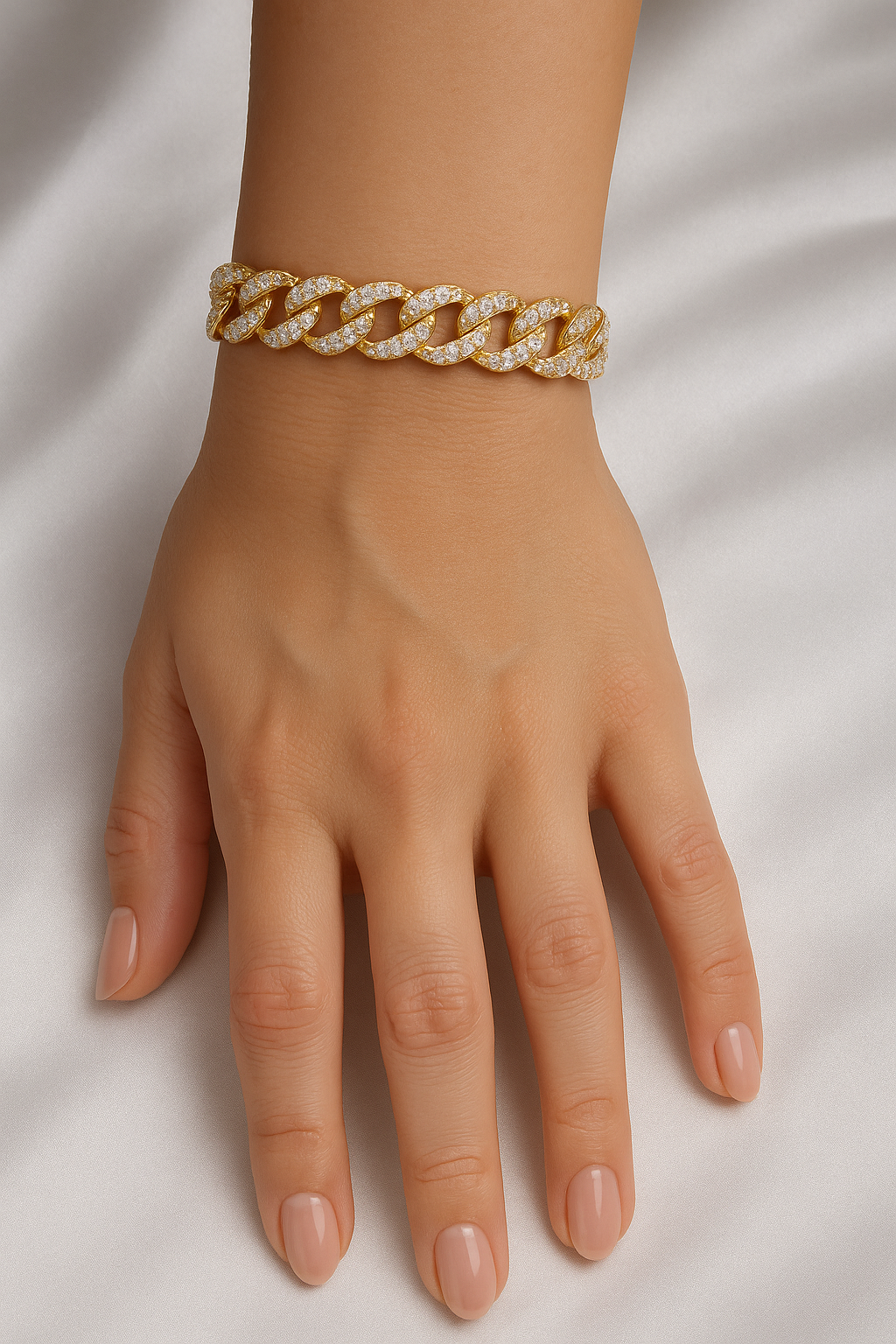 Luxurious 14K Gold Diamond Cuban Link Bracelet