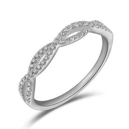 14K Gold Crossover Diamond Ring – Modern Twisted Design