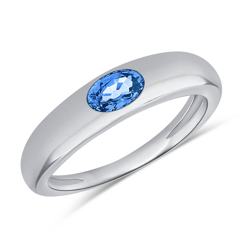 Oval Cut Blue Sapphire Solitaire Ring set in 14kt Gold