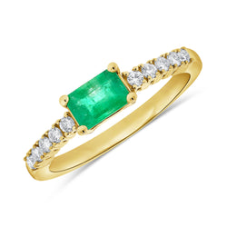 Rectangle Cut Emerald Ring set in 14kt Gold